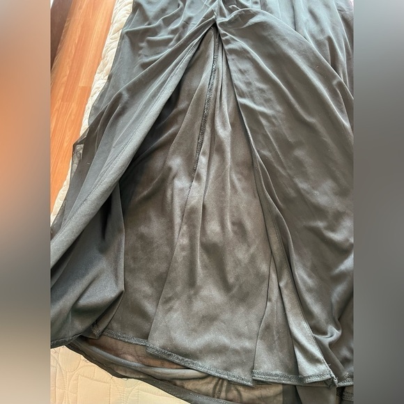 David's Bridal One Shoulder Mesh w/ Bea - Picture 12 of 16